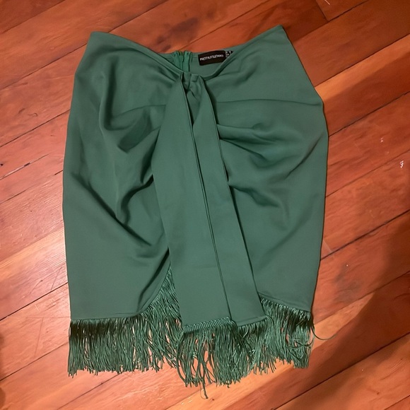PrettyLittleThing fringed skirt - Picture 2 of 3